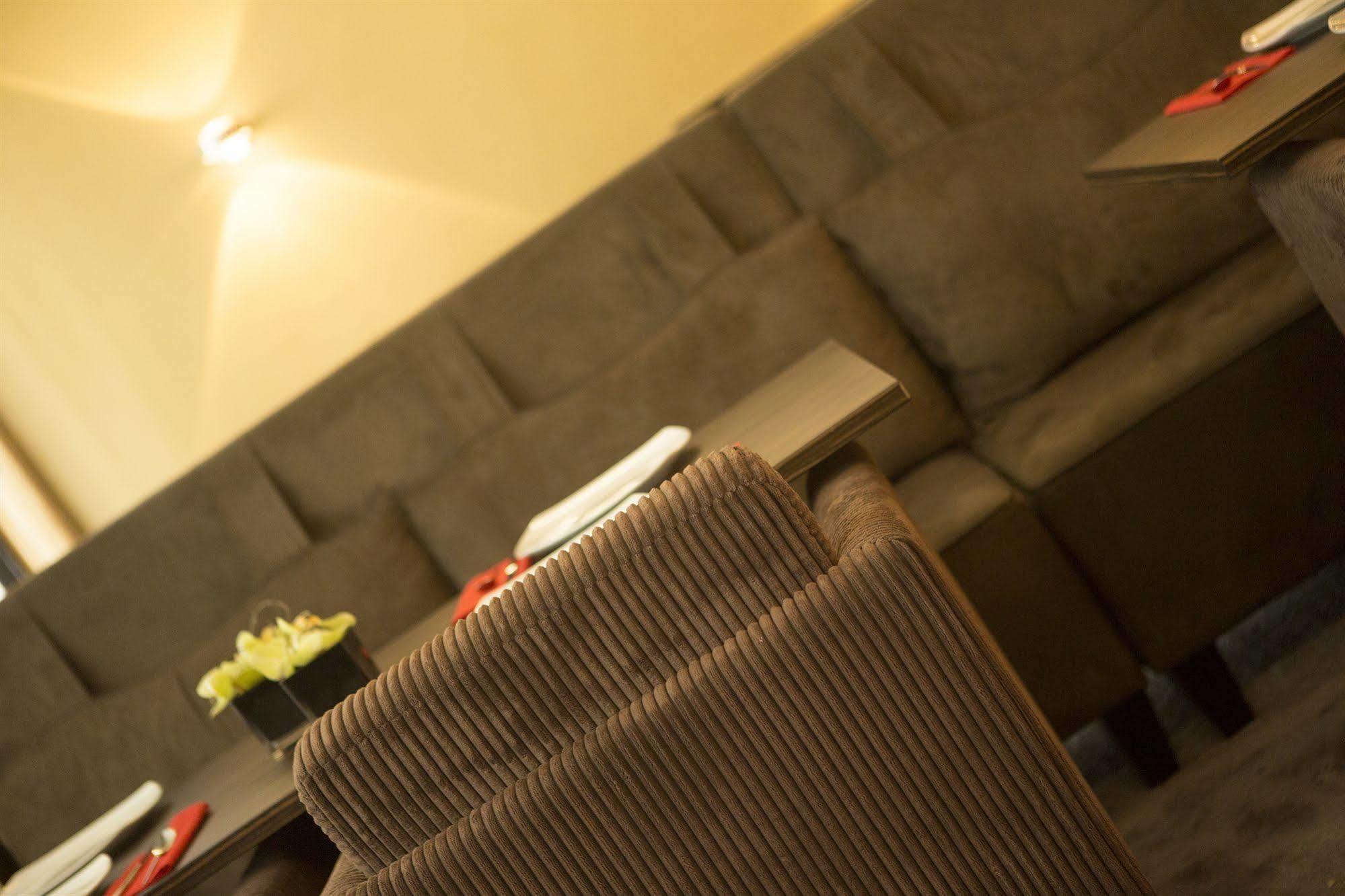 Hotel The Neufchatel Saint-Gilles Ngoại thất bức ảnh