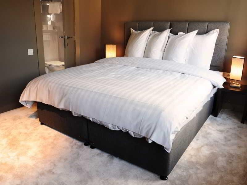 Hotel The Neufchatel Saint-Gilles Ngoại thất bức ảnh
